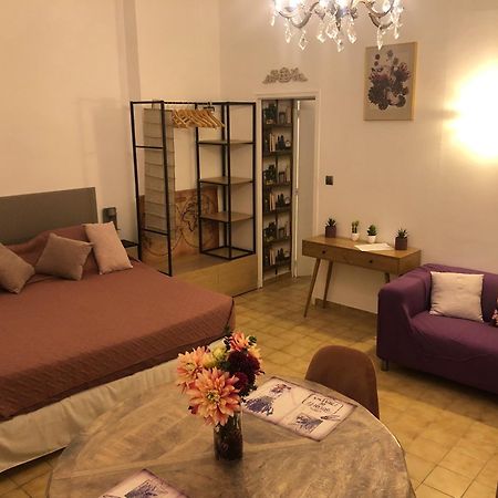 Studio Au Coeur D'Avignon Intra-Muros Esterno foto